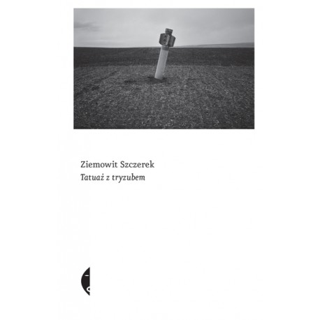 Tatuaż z tryzubem Ziemowit Szczerek motyleksiazkowe.pl