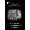 Człowiek o cętkowanej twarzy