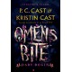 Omen’s Bite. Dary bogiń. Siostry z Salem. Tom 2 Kristin Cast motyleksiazkowe.pl