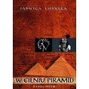 W cieniu piramid
