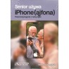 Senior używa iPhone (ajfona). Rozpocznij przygodę z marką Apple