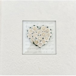 Album na zdjęcia. Białe róże z listkami Praca zbiorowa motyleksiazkowe.pl